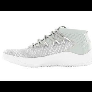 Adidas Dame 4 (Lillarsds) grey/white camo size 7